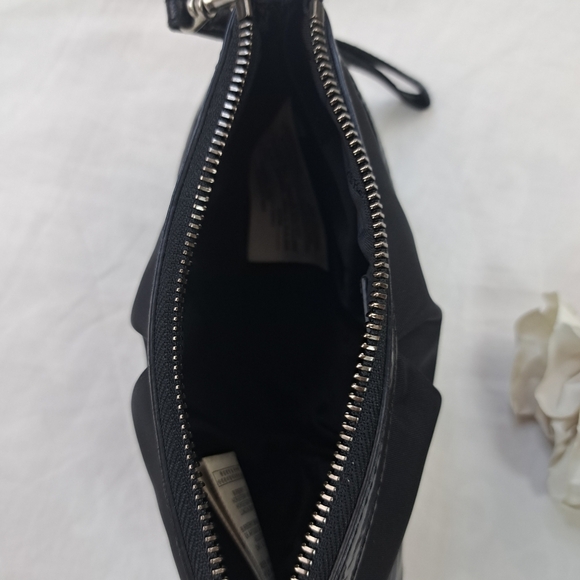 Burberry Black Clutch Sleek Compact Design - Picture 7 of 16